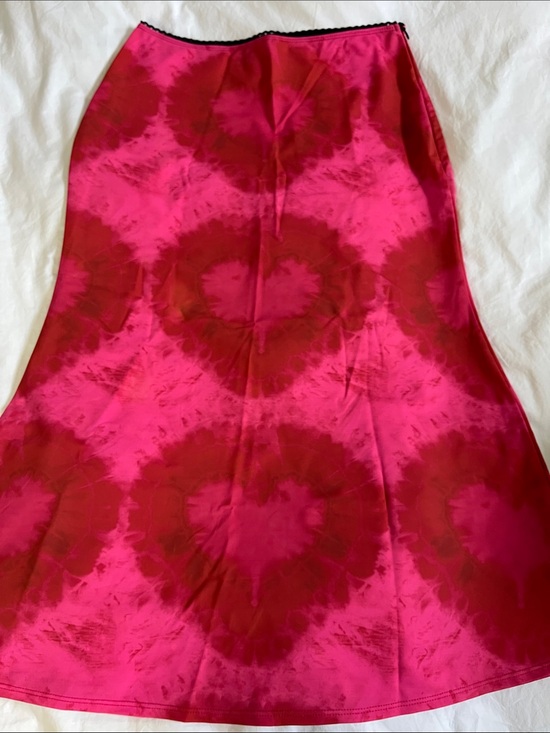 omighty Dresses & Skirts - Omighty pink red heart tie dye midi skirt